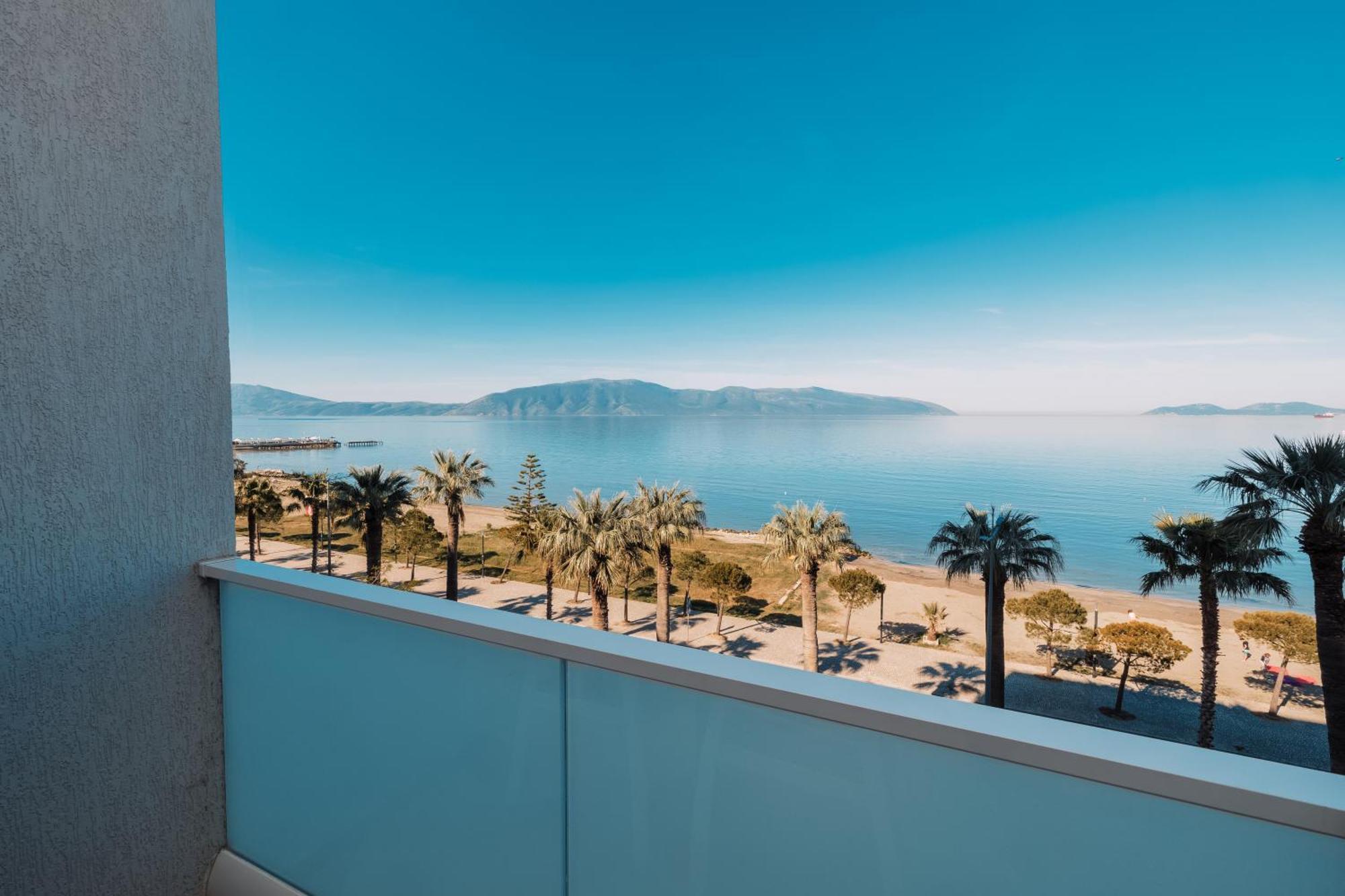 Duka Hotel Vlore Bagian luar foto