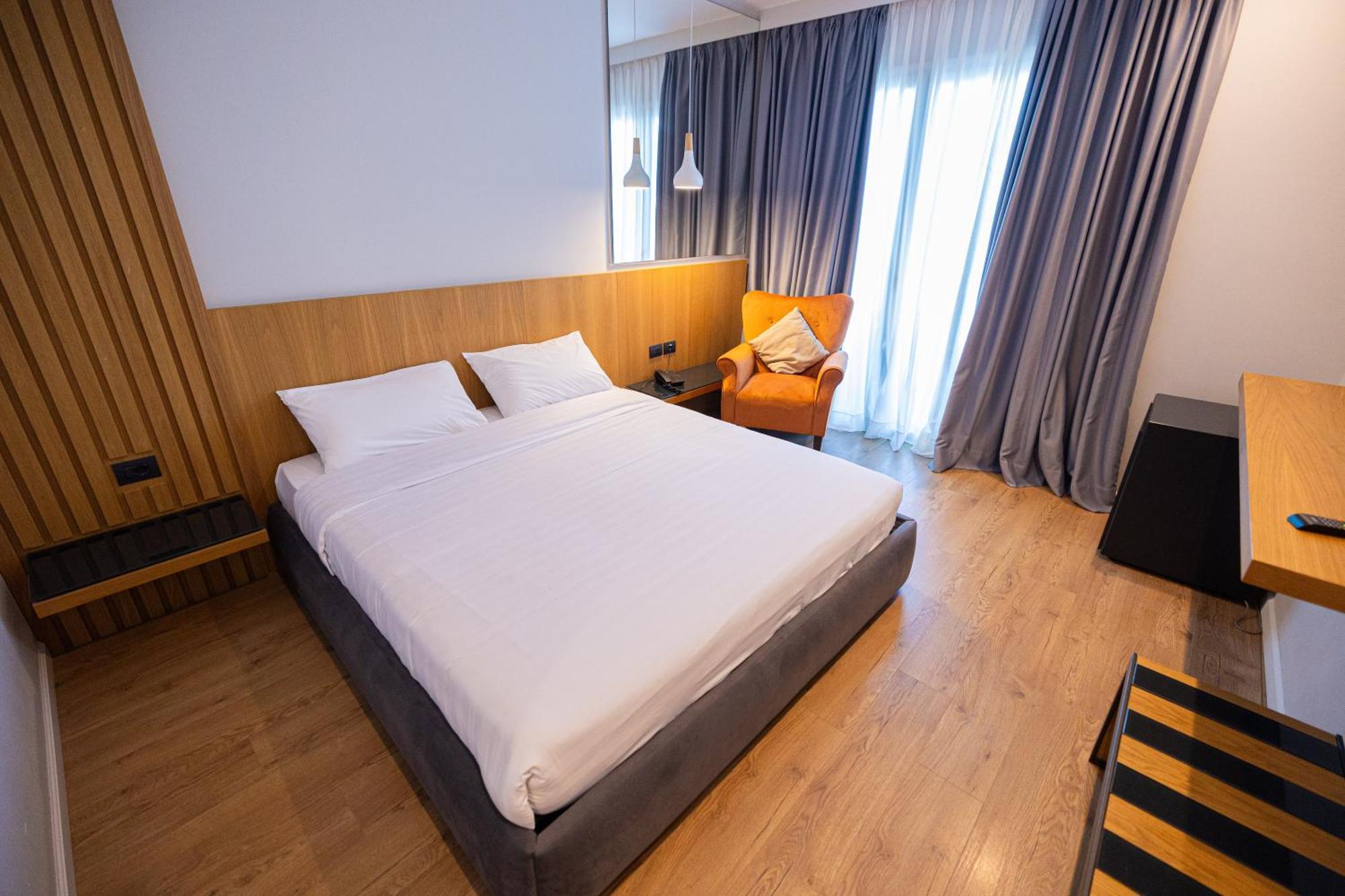 Duka Hotel Vlore Bagian luar foto