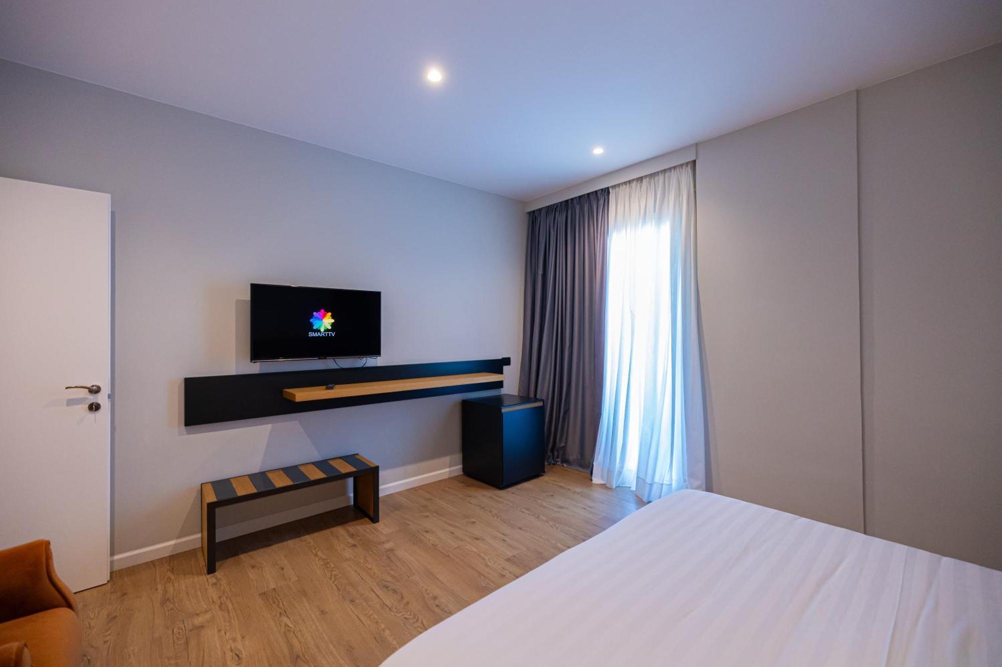 Duka Hotel Vlore Bagian luar foto