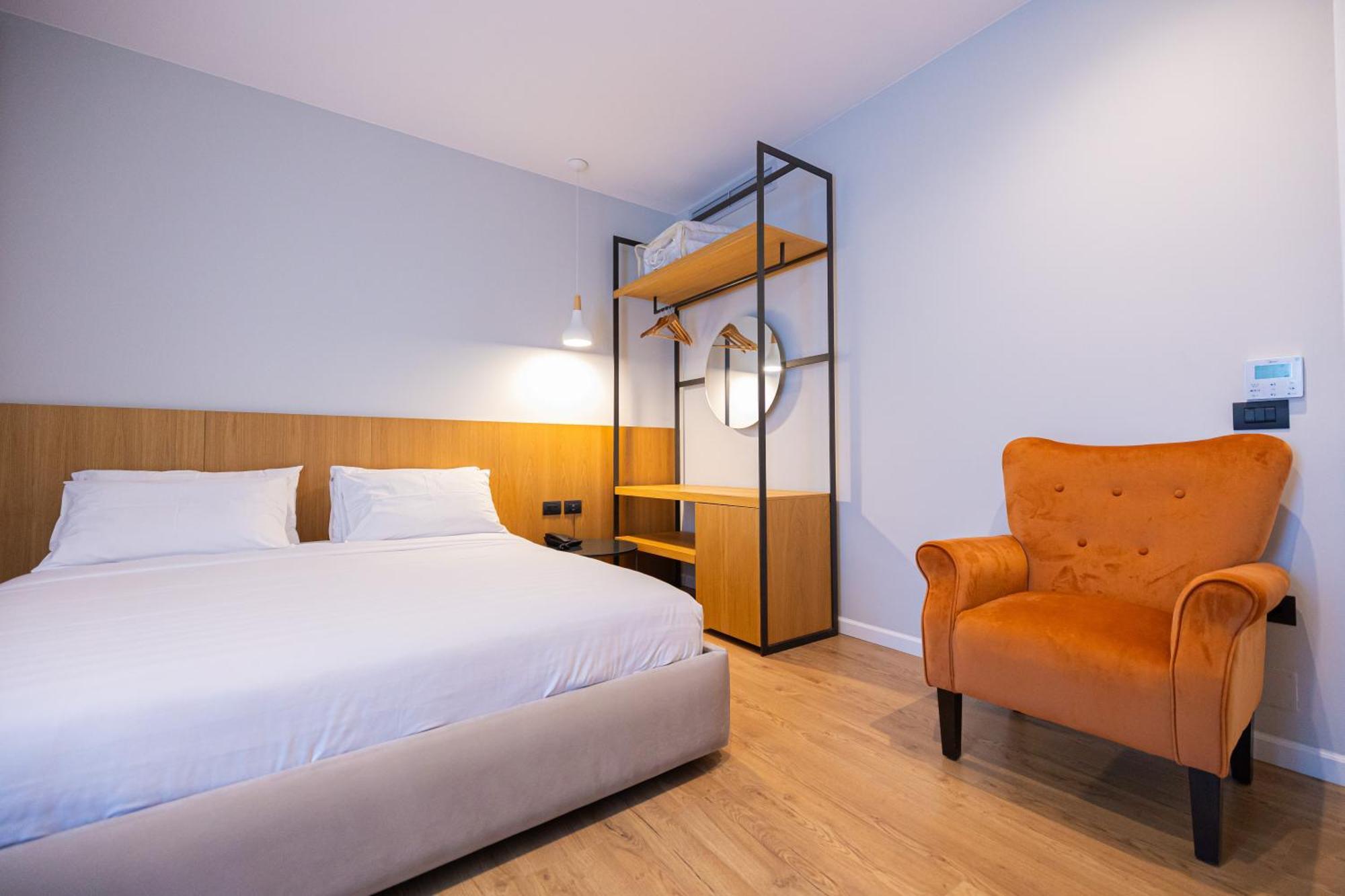 Duka Hotel Vlore Bagian luar foto