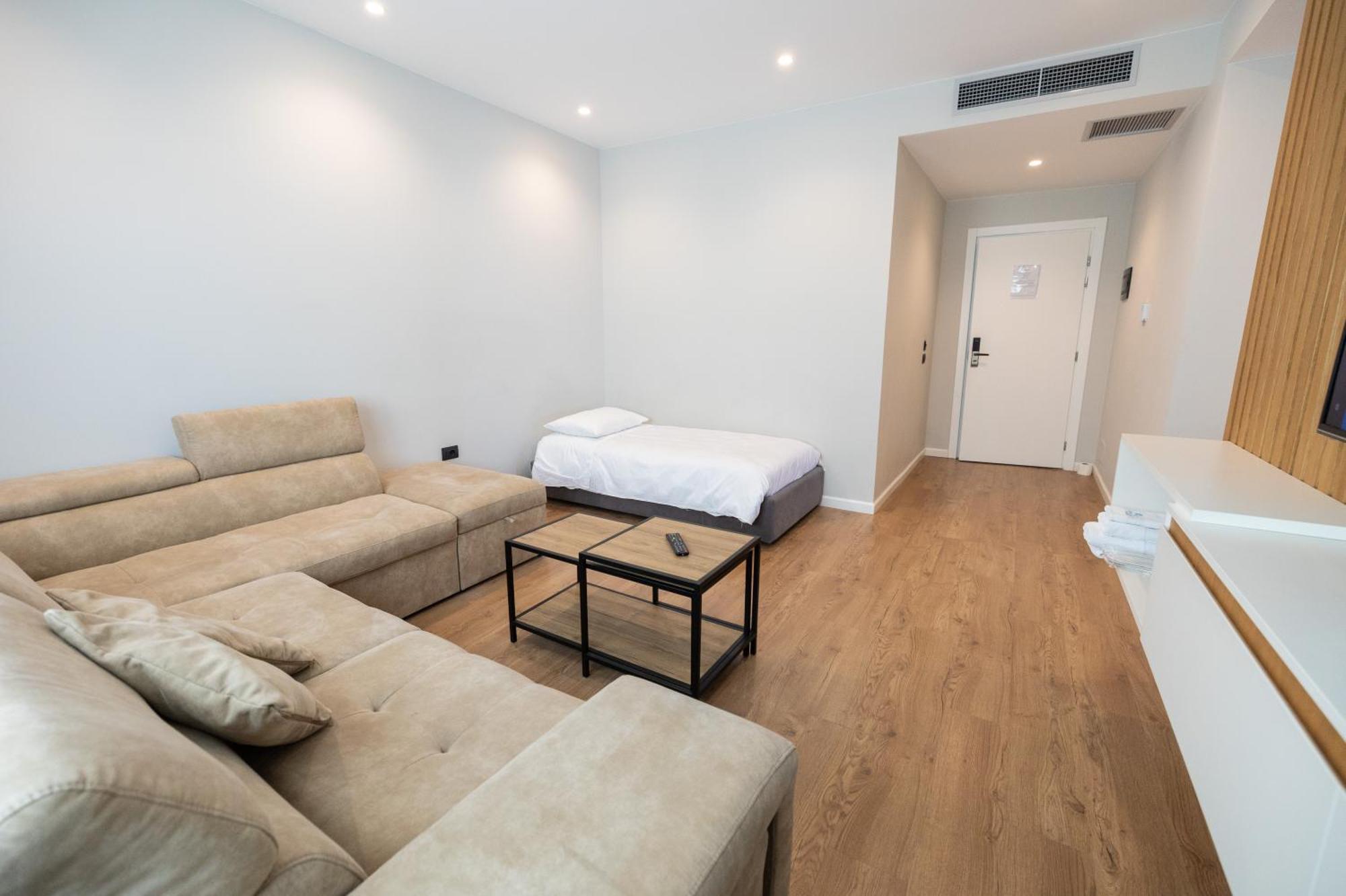 Duka Hotel Vlore Bagian luar foto