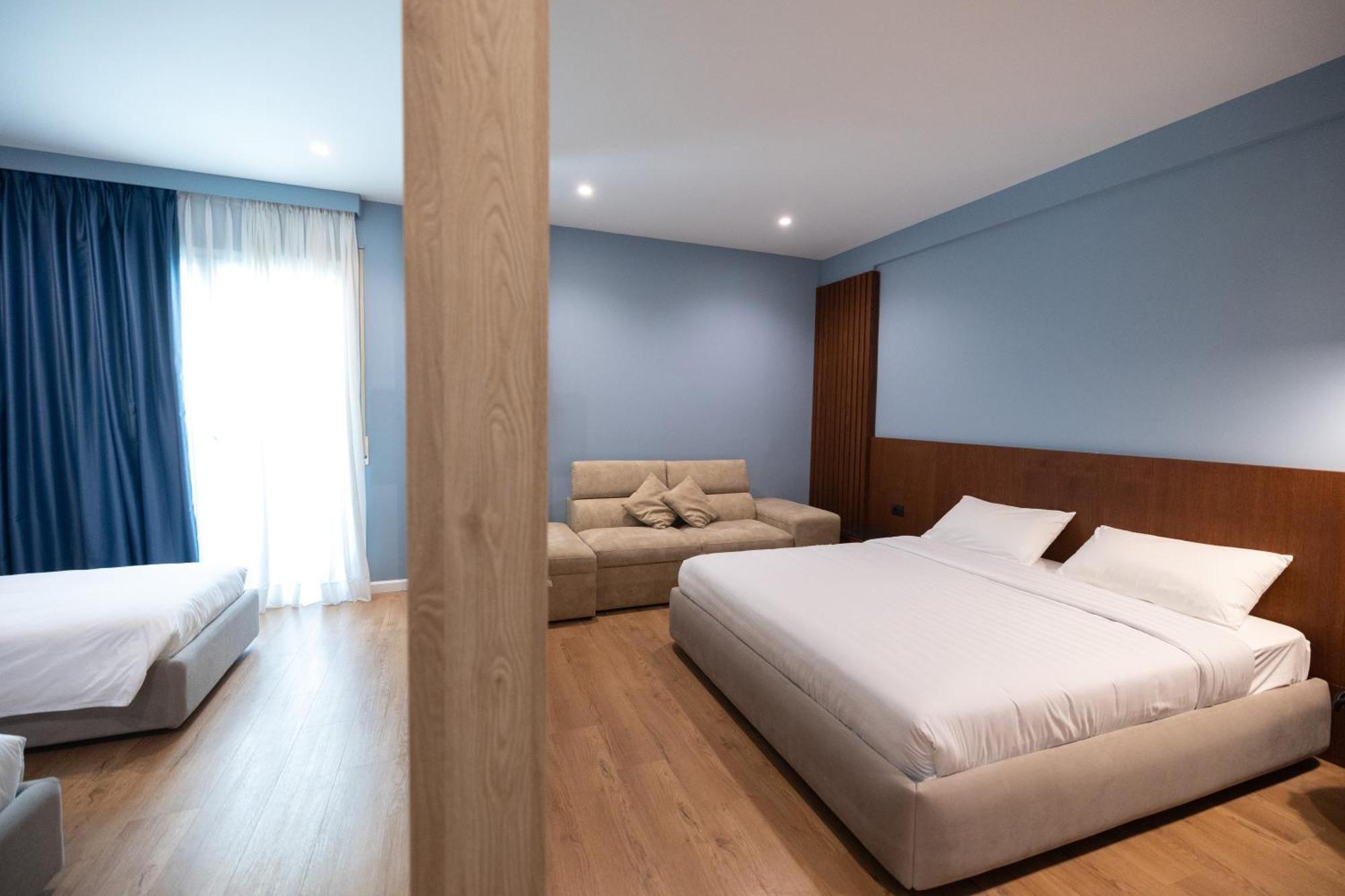 Duka Hotel Vlore Bagian luar foto