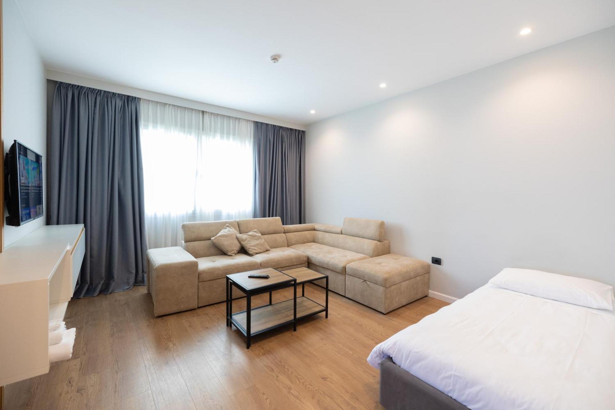 Duka Hotel Vlore Bagian luar foto