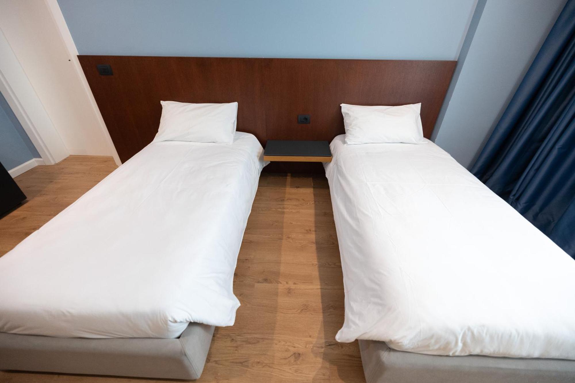Duka Hotel Vlore Bagian luar foto