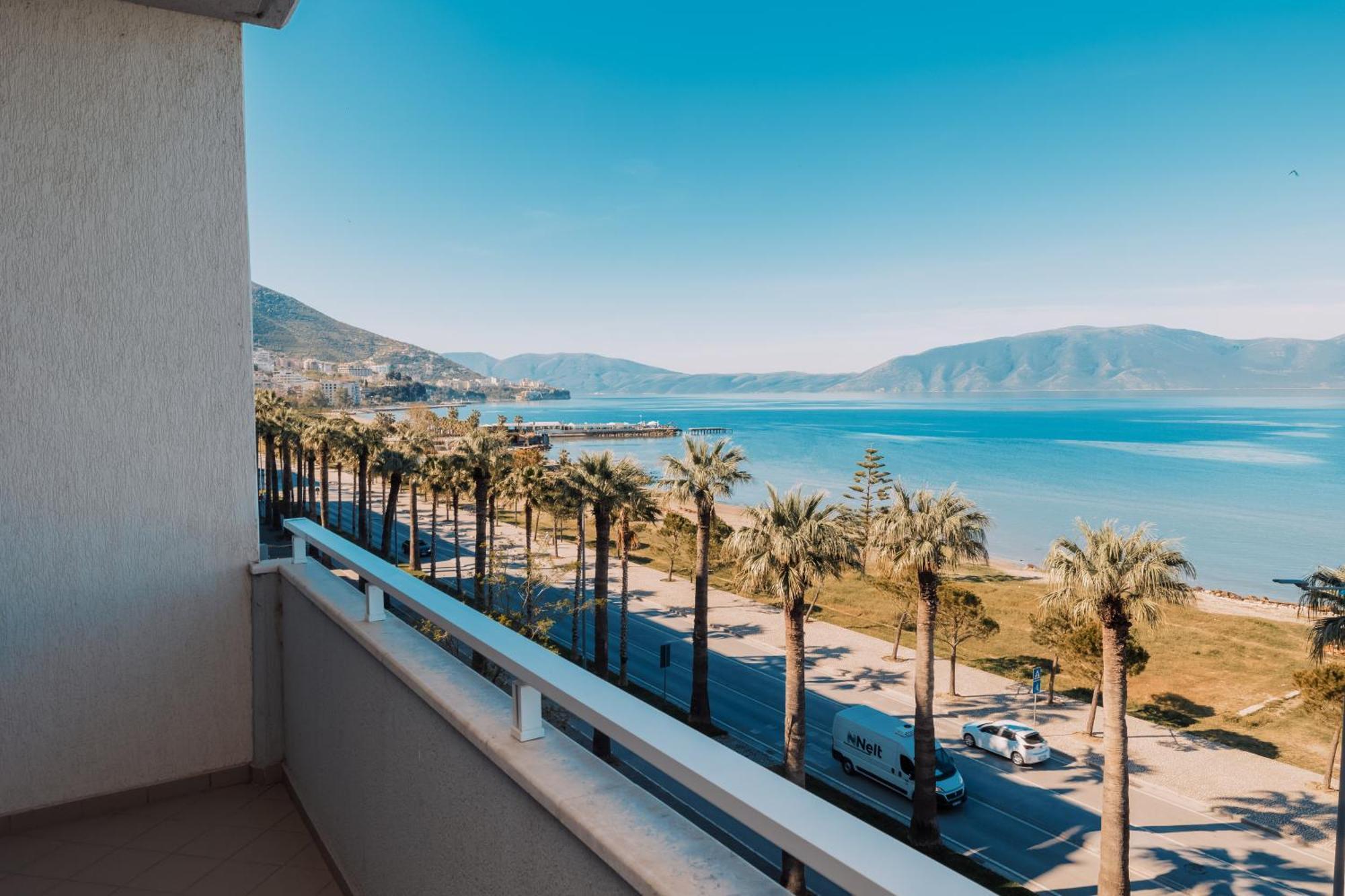 Duka Hotel Vlore Bagian luar foto