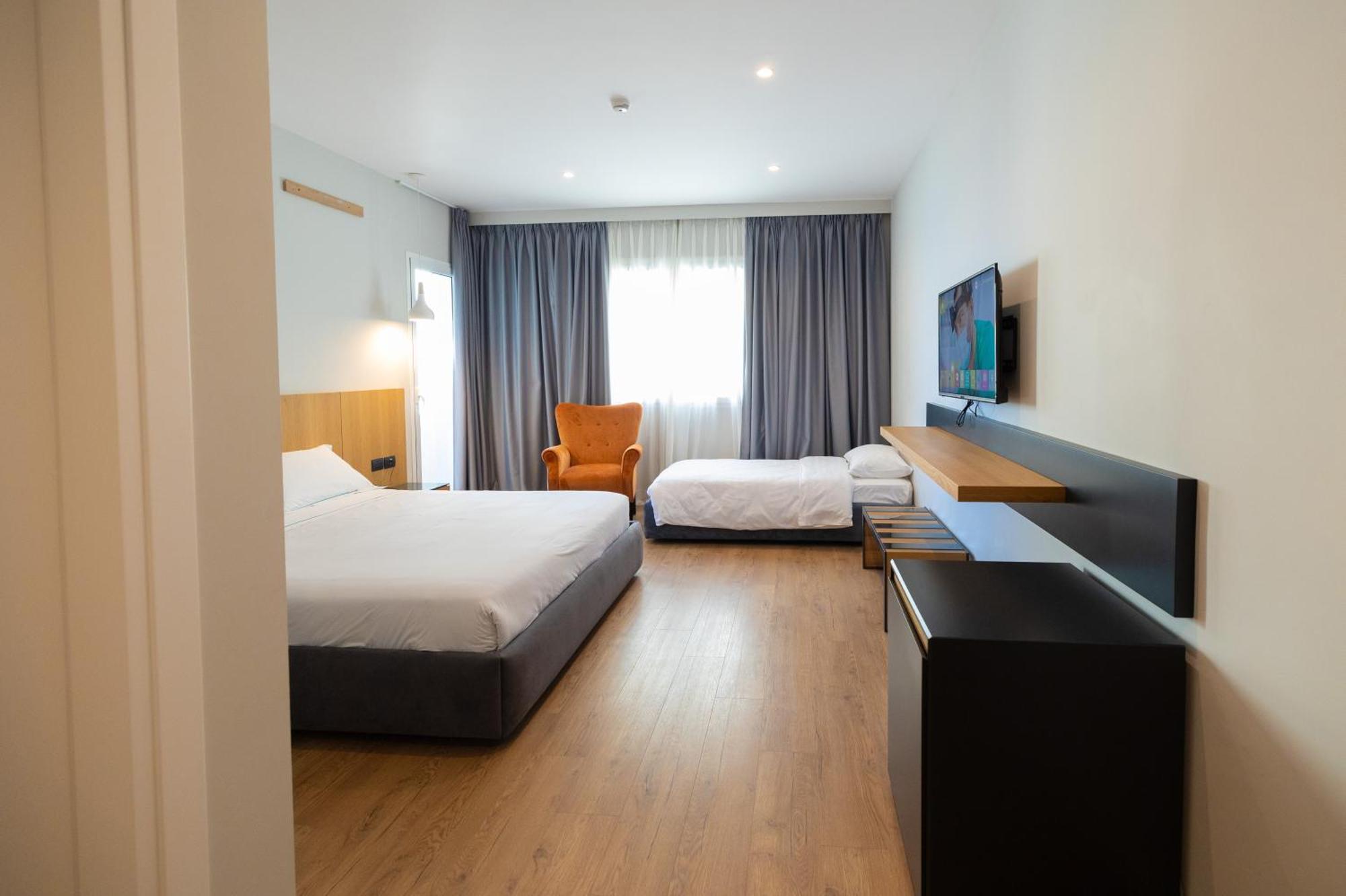 Duka Hotel Vlore Bagian luar foto