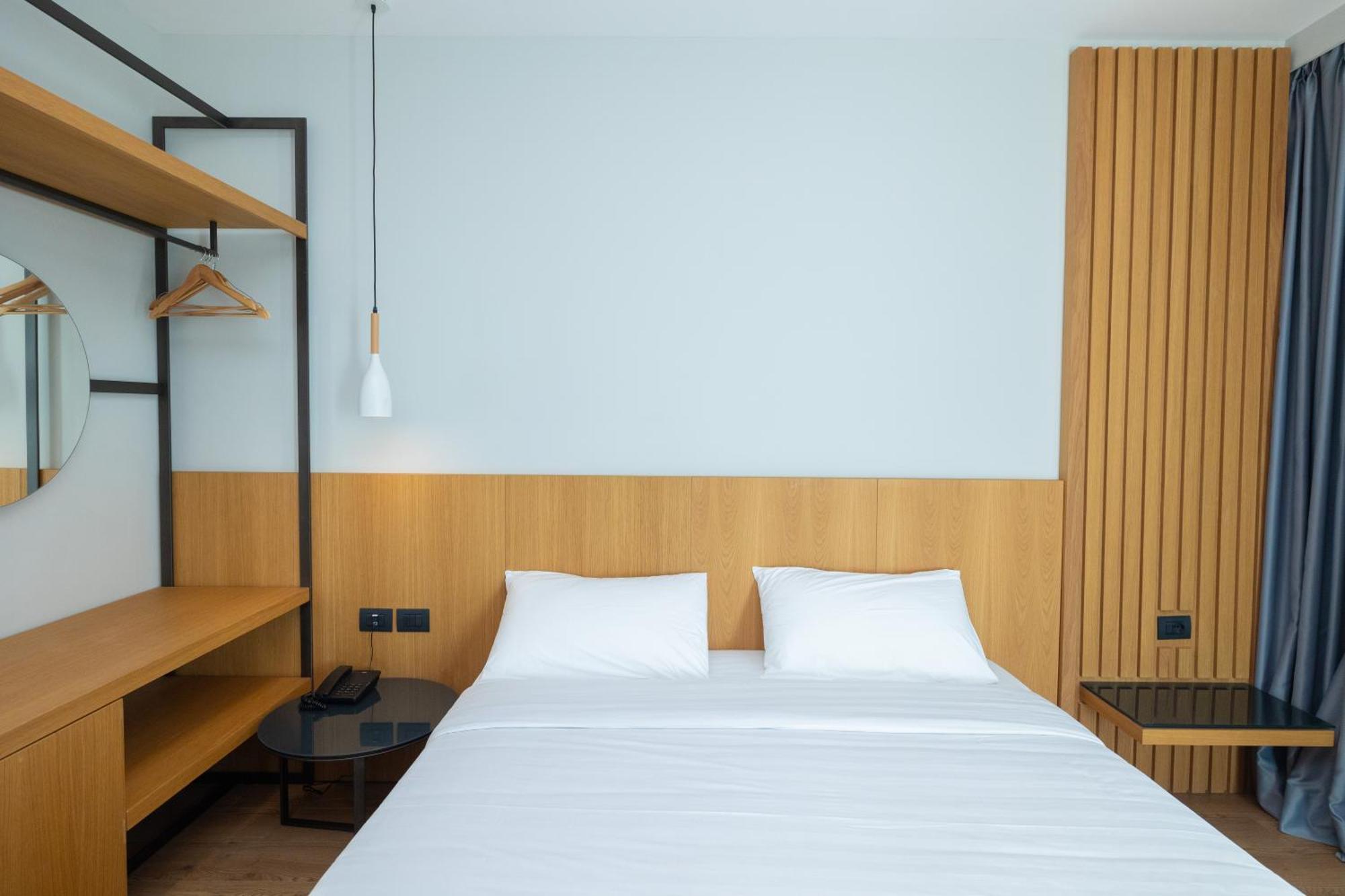 Duka Hotel Vlore Bagian luar foto