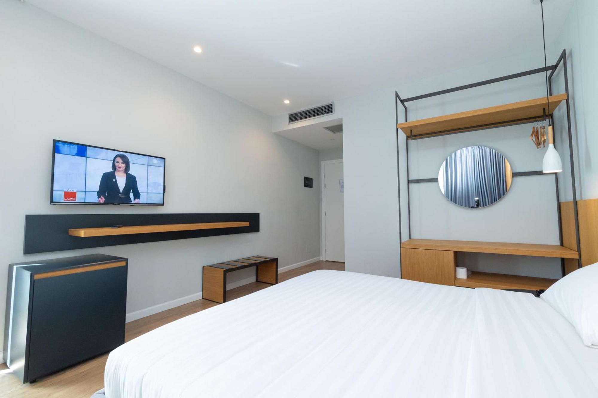 Duka Hotel Vlore Bagian luar foto