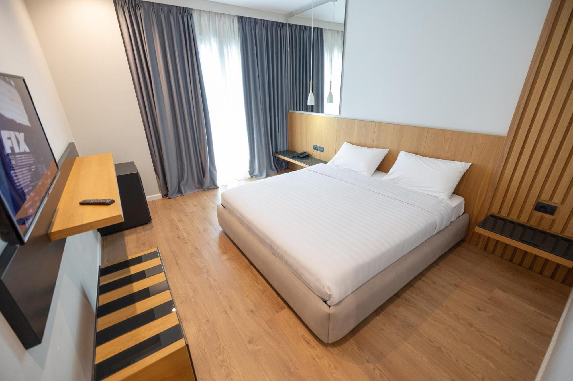 Duka Hotel Vlore Bagian luar foto