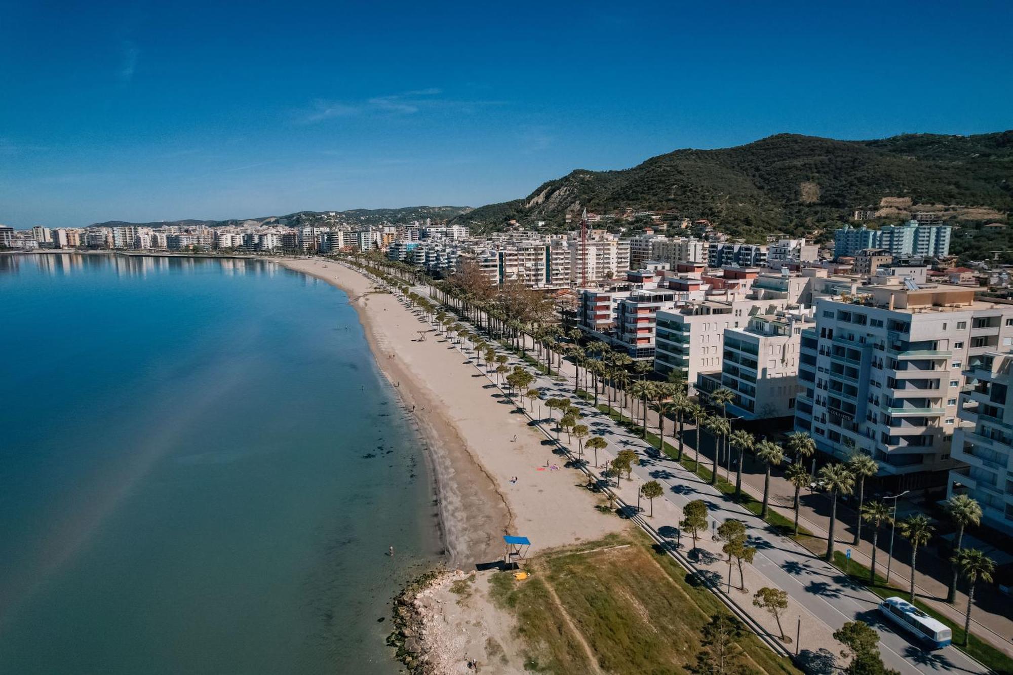 Duka Hotel Vlore Bagian luar foto